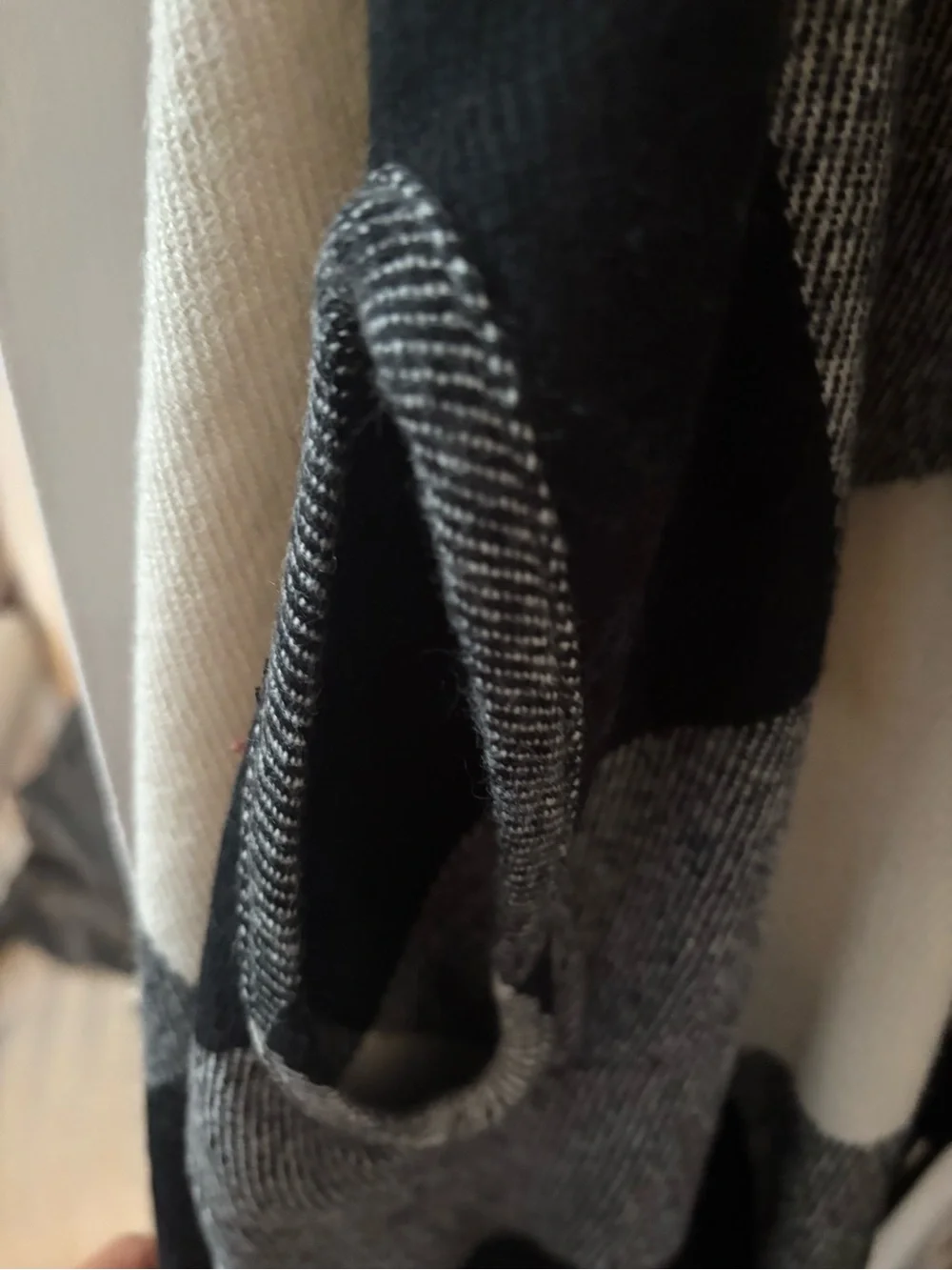 Black & Cream Plaid Fringe Open-Front Women’s Sweater Wrap